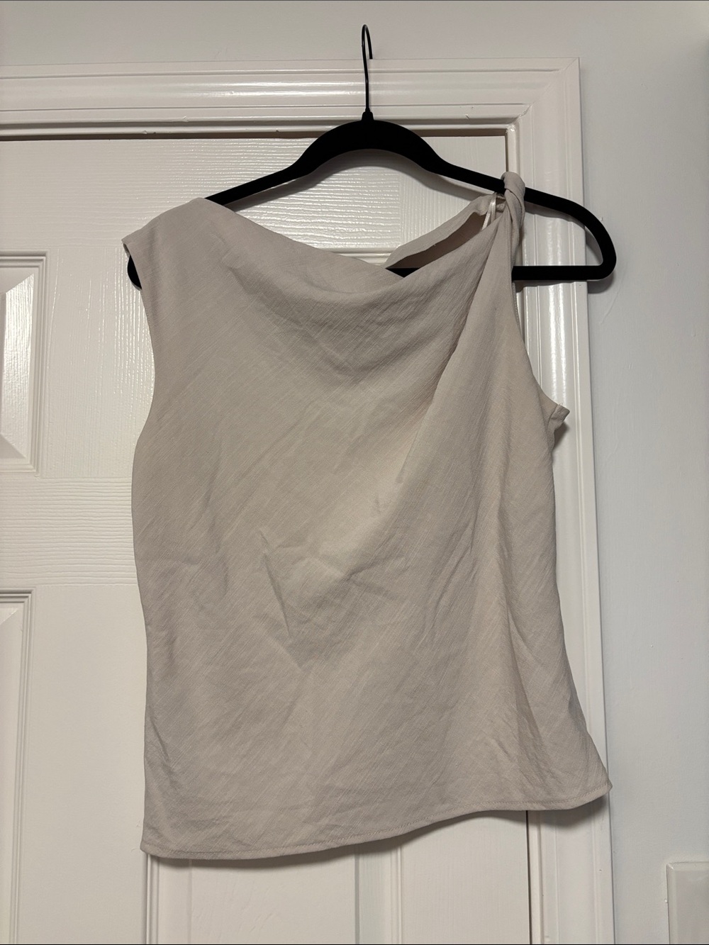 Mango One-Shoulder Cream Knot-Shoulder Camisole
